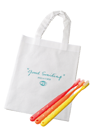 参加者特典トートバッグ＆歯ブラシ